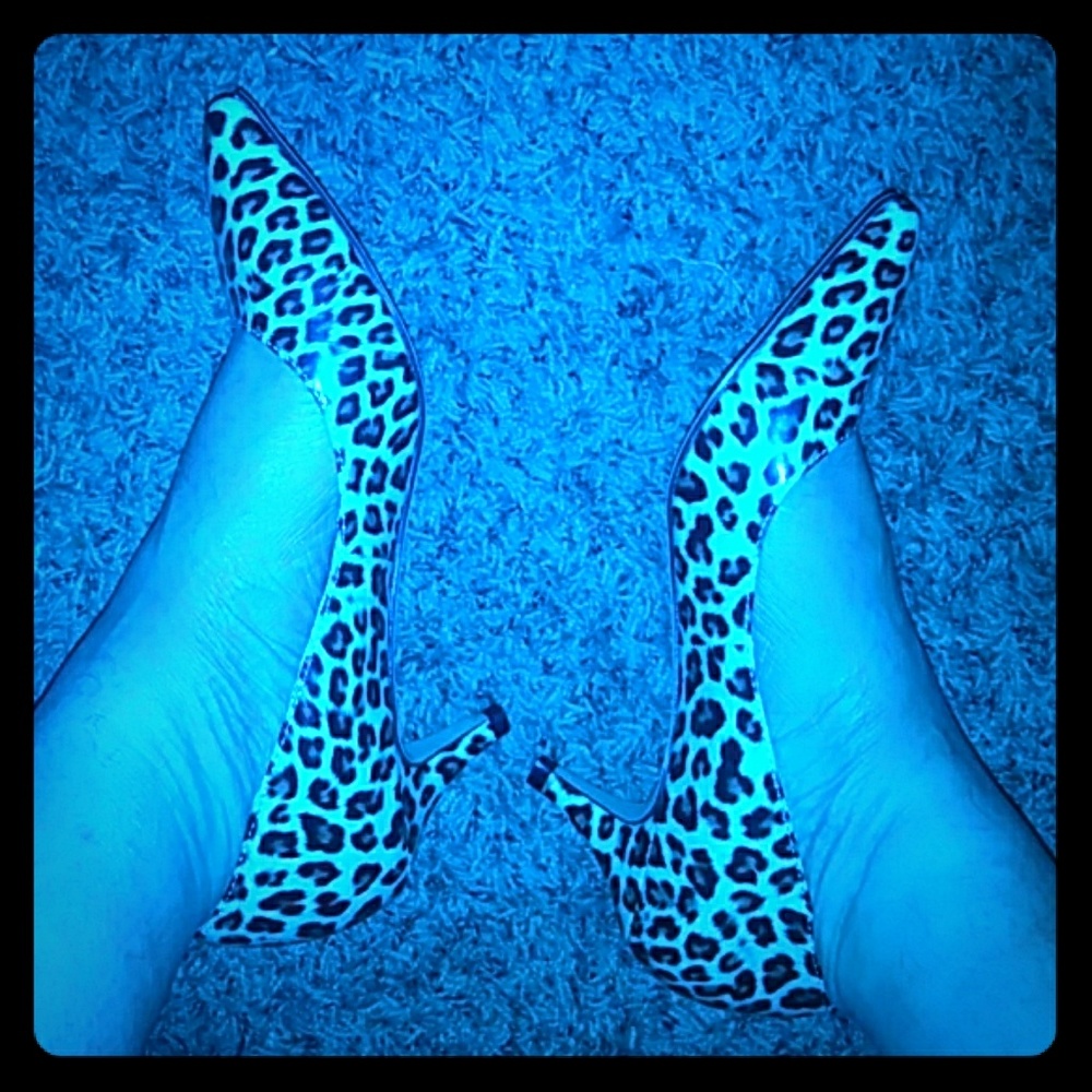 Leopard pumps
